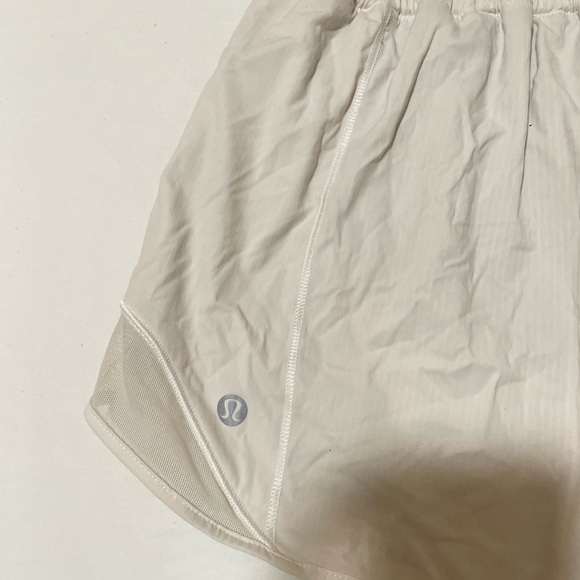 Lululemon white shorts size 10 - Picture 4 of 6